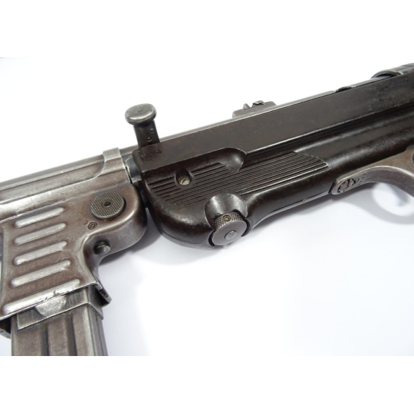 Pistolet samopowtarzalny MP40 kal. 9x19mm
